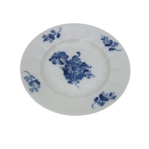 Royal Copenhagen Ribbed Blue Flowers 8518 Bread Plate 6 1/8&quot;