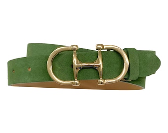 Ceinture femme en daim avec boucle bride vert agave/ Design# Belinda Slim, Styling# Suede