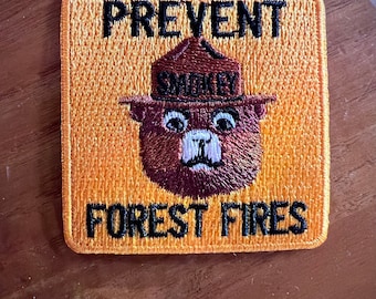 Smokey Bear, toppa ricamata da collezione per prevenire gli incendi boschivi