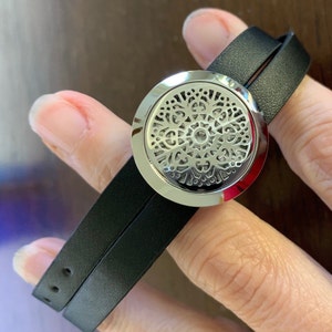 Essential Oil Leather Bracelet, Aromatherapy Bracelet, Bracelet Diffuser, Locket