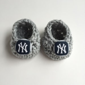 Yankees baby booties, baby booties, Yankees baby girl booties, crochet baby booties, booties for baby, crochet baby shoes