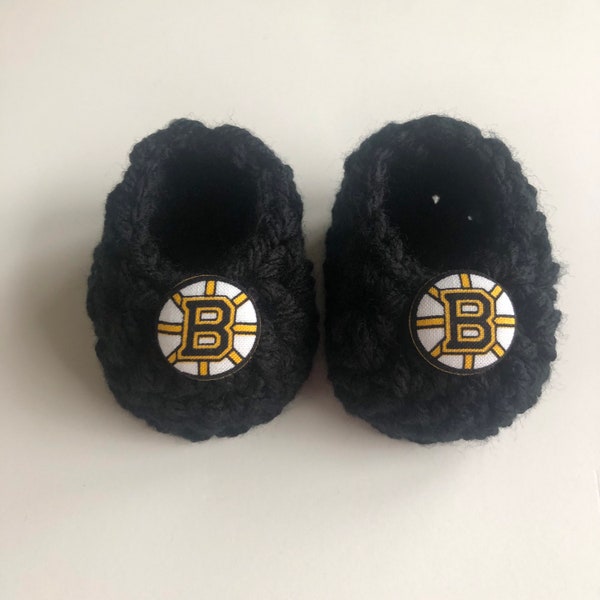 Boston Bruins baby booties, baby booties, infant shoes, crochet baby booties, booties for baby, crochet baby shoes