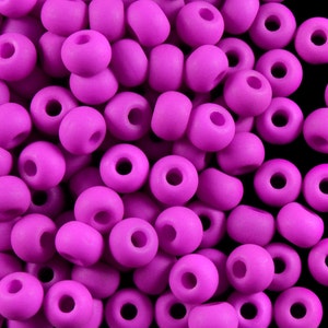 40pz Perle di Vetro Ceco Pressate ESTRELA NEON (UV Attivo) Pony 5,5 mm Viola (nb25125)