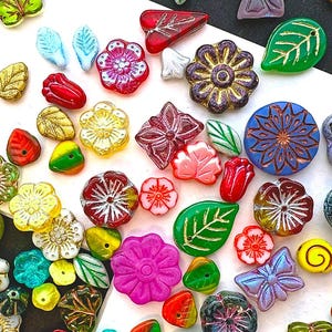 Mix di perline di vetro ceche a forma di fiori e foglie per orecchini e bracciali, 65 g (MIXS191-65g)