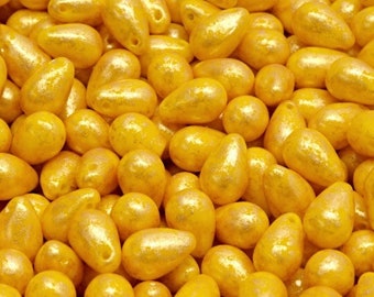 30pcs Teardrop Shaped Beads 6x9mm, Opaque Yellow Gold Splash (93100-94401), Czech Glass (TD054-30p)