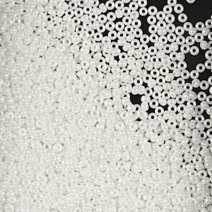 20g Czech Glass Seed Beads Preciosa, 11/0, Round Hole, White Chalk Pearl (11SB075)