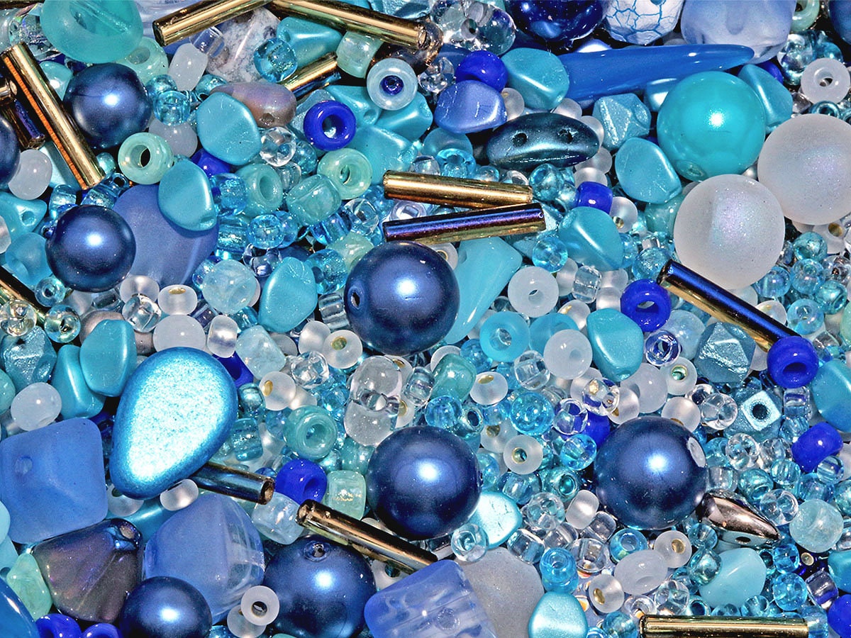 65 g (2,29 oz) Unique Mix of Czech Glass Beads for Jewelry Making