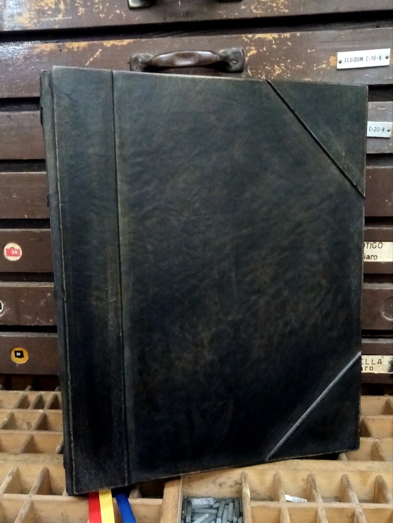 Grimoire, Blank book of shadows-Great size 11 x 13,77 inches- 1 Grimoire, Blank book of shadows-Great size 11 x 13,77 inches- 1