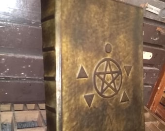 Leather book of shadows-sewn book -Pentacle and elements-grimorio-libro delle ombre, grimoire, blank pages, wicca