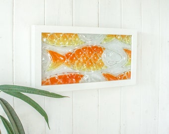 Fused Glass Fisch Wandkunst Landschaft 34x18cm (7x13 Zoll), Orange & Gelbe Fischmenge Glas Gerahmtes Bild, Fisch Küsten Seeglas Wandkunst, Nautisch