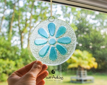 Blue Flower Glass Sun Catcher 12cm(5"), daisy, fused glass hanging ornament, garden decor, yard art glass, sunflower suncatcher, small gifts