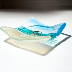Beach Fused Glass Trinket Dish 10cm(4"), turquoise ring dish, candle holder, bathroom decor, seaside gifts, tea light holder, jewellery dish