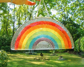 Regnbågssolfångare 19 x 10 cm (7 1/2x4 tum), randig regnbågsfärgad hängande solfångare i smält glas, konst av sjöglas, regnbågsfärgad barnrumsprydnad. hängande dekoration