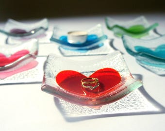 1 Heart Fused Glass Ring Dish 10cm - handmade by glass artist Matt Adkins in Dorset, UK
