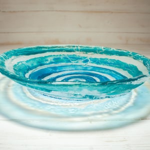 Türkisblaue geschmolzene Glasschale 29 cm, türkisblaue mittlere Wirbel, geschmolzenes Glas Obstschale, Tischdekor Glas Ornament, Glas Schlüsselablage