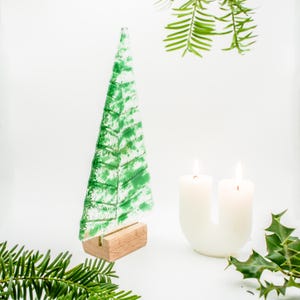 Large Fused Glass Christmas Tree Green 22cm (8 1/2&quot; tall), Green Fused Glass Christmas tree Decoration with wooden block, Christmas ornament