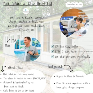 Puede incluir: Una infograf&iacute;a para Matt Adkins en Glass Relief Ltd, establecida en 2012. Incluye fotos de una persona trabajando con vidrio, detalles sobre el proceso de dise&ntilde;o, temperaturas de calentamiento de 840C y antecedentes profesionales.