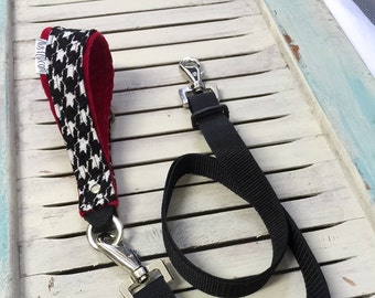 Handle and Adjustable Leash Houndstooth black and white