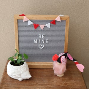 Guirnalda de letras para San Valentín: accesorios para tableros de letras en rojo, rosa y blanco: mini guirnalda de banderines de fieltro para San Valentín