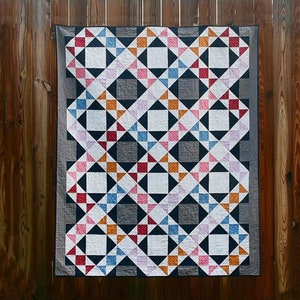 English Trellis Quilt - a Digital pdf Quilt Pattern - Fat Quarter Friendly in Baby, Lap, Twin, and King Sizes