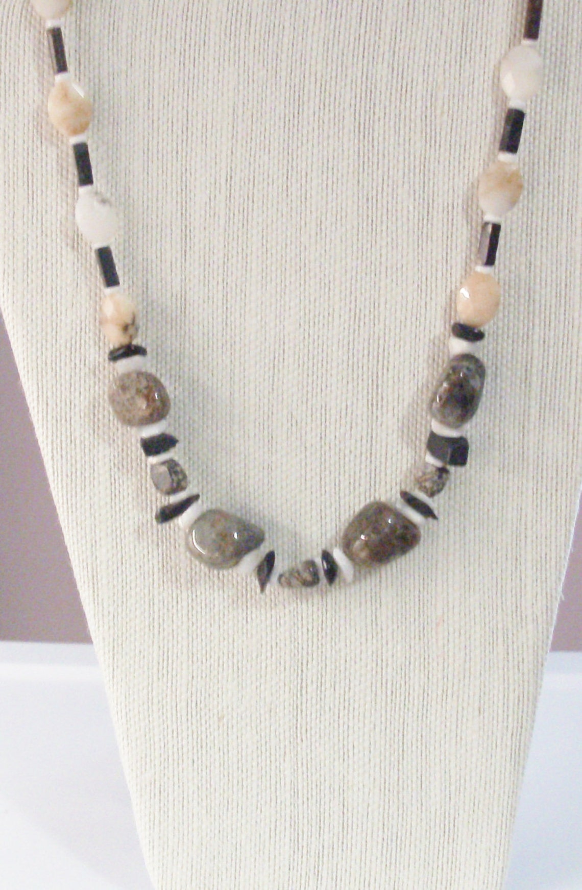 Handmade Beaded Stone Necklace With Serpentine Leopard Skin Etsy