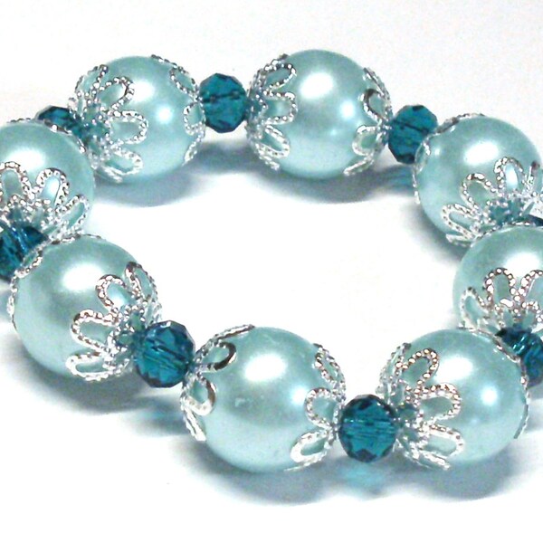 Handgemachtes Glas Perlen Armband mit leichten blauen Perlen und Petrol-Kristallen, Perlen Armband, Glas, Licht Blaues Armband