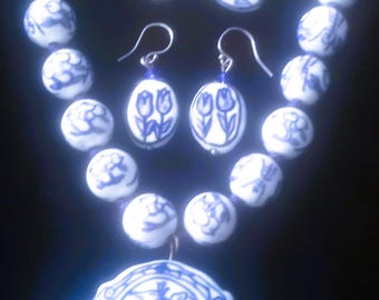 Vintage Blue & White Porcelain Chinese Necklace Paired with Dutch Bracelet Matching Earrings