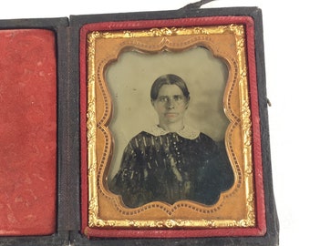 Photo ancienne de femme au col en dentelle, ambrotype dans un étui Union, 9e planche.