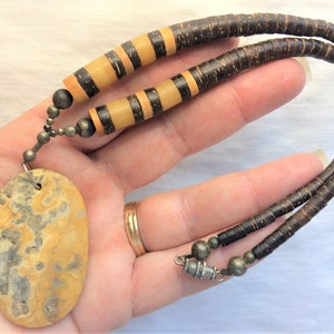 Nachlass Echte Muschel Rondelle Heishi Perlen Halskette Gepunktet Jaspis Anhänger Groß Groß Abgestuft Konisch Design 17&quot; Lang Vintage Afrikanischer Look