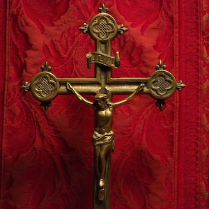 Antique religious brass bronze altar crucifix cross  Neo Gothic decor fleur de Lis ends 15&quot; tall