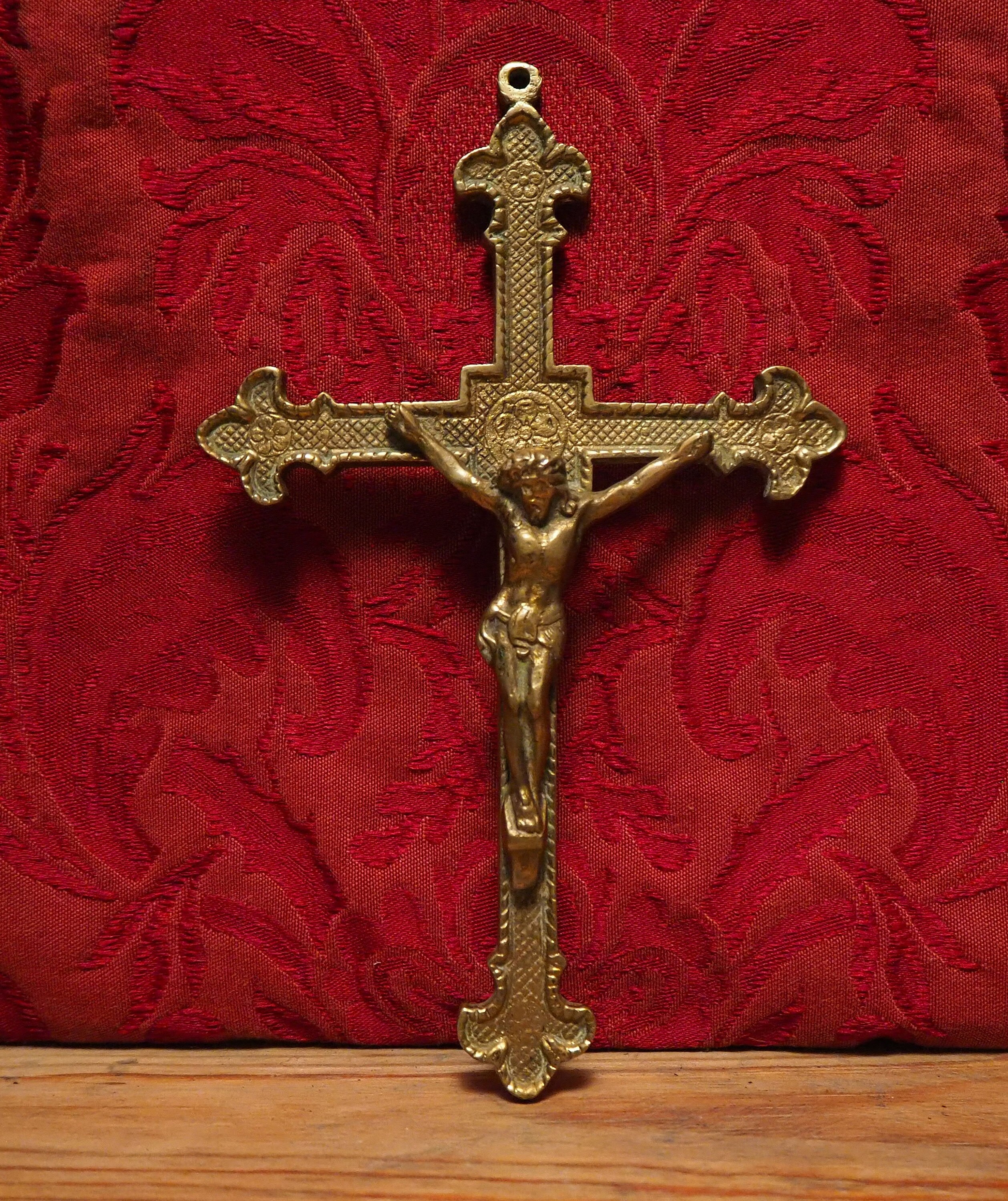 Statua Del Crocifisso, Gesù Crocifisso Immagine Stock - Immagine: 168822055