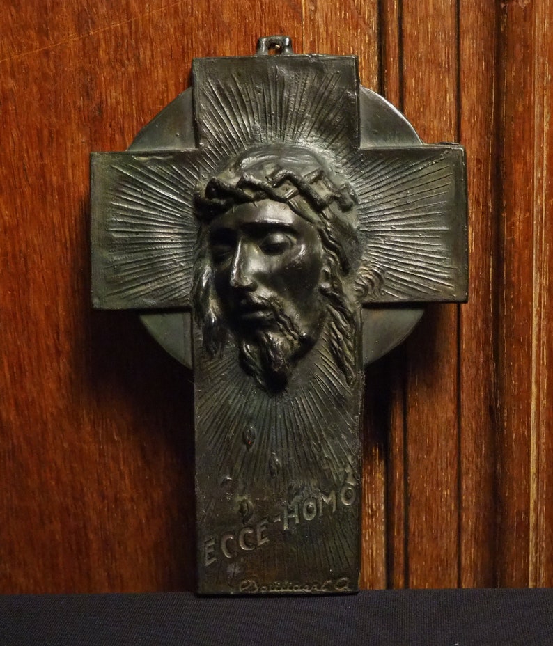 Antique bronze look religious popular wall hanging cross Veronica's veil ecco homo 