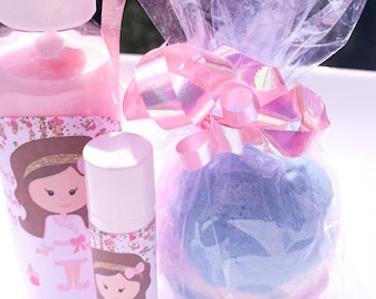 Spa party , Birthday favor/ Her Royal 5ness favor/ princess favors/lotion, Lip balm & bath bomb/Spa party/