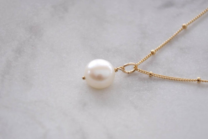 Bridal Gemstone Necklace Solo Button Pearl Necklace Dainty Gold Necklace with Pearl Simple Pearl Jewelry