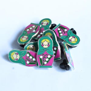 Boneca Matryoshka Russa Babushka Pino Esmaltado Duro Banhado a Prata Teal Rosa Lírio do Vale Floral