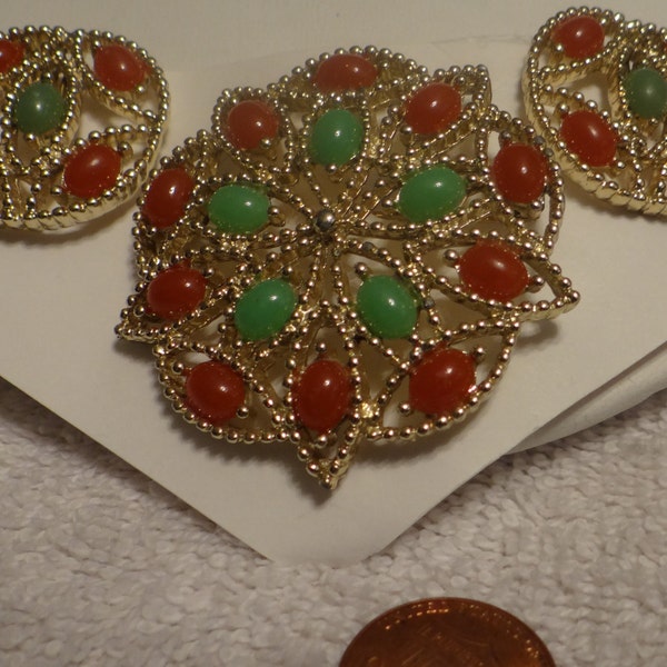 1969 Sarah Coventry Acapulco Demi Parure Brooch and Clip Earrings Amber and Green Set Book Piece