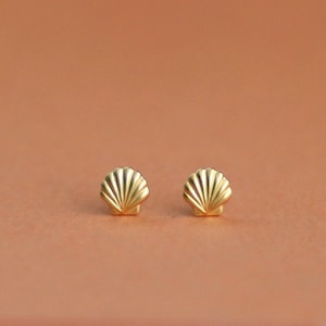 Seashell Gold Stud Earrings, Nautical Gold Jewelry, Shell Earrings Stud, 14k Gold Shell Studs, Tiny Gold Studs, 14k Minimalist Stud Earrings
