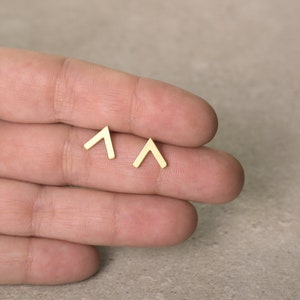 V Earrings, Geometric Stud Earrings, Minimalist Jewelry, Tiny Stud Earrings, Gold Stud Earrings, Minimalist Everyday Studs, Chevron Earrings