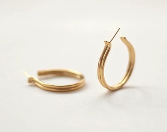 14k Gold Hoops, Wire Hoop Earrings, Medium Hoop Earrings, Unique Gold Jewelry, Unique Gold Hoops, 14k Gold Hoop Earrings, Hook Hoops, Modern