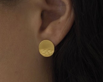 Gold Round Stud Earrings, Gold Disc Stud Earrings, Unique Gold Jewelry, Everyday Gold Earrings, Textured Gold Earrings, Coin Stud Earrings