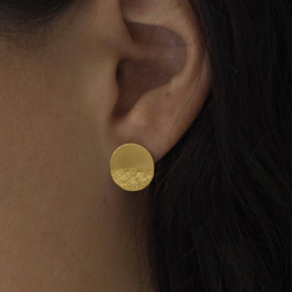 Gold Round Stud Earrings, Gold Disc Stud Earrings, Unique Gold Jewelry, Everyday Gold Earrings, Textured Gold Earrings, Coin Stud Earrings