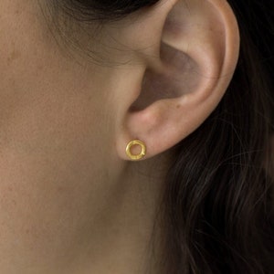 14k Gold Circle Earrings, Round Stud Earrings, 14k Gold Minimalist Earrings, Solid Gold Jewelry, Small Circle Earrings, Textured Studs