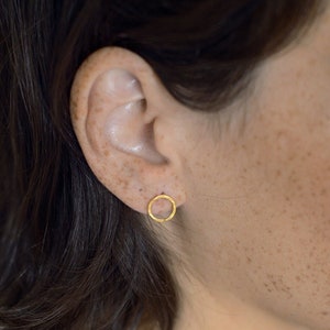 14k Gold Circle Earrings, Hammered Circle Earrings, Solid Gold Jewelry, Dainty Circle Stud Earrings, Minimalist Circle Earrings, Solid Gold