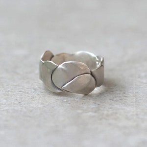 Unique Silver Ring, Ring for Women, Unique Wedding Ring, Minimalist Jewelry, Silver Statement Ring, Unique White Gold Band, Petal Ring
