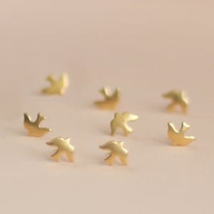 Gold Bird Stud Earrings, Tiny Gold Jewelry for Women, Bird Earrings Stud, 14k Bird Stud Earrings, Tiny Gold Bird Studs, 14k Stud Earrings