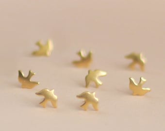 Gold Bird Stud Earrings, Tiny Gold Jewelry for Women, Bird Earrings Stud, 14k Bird Stud Earrings, Tiny Gold Bird Studs, 14k Stud Earrings