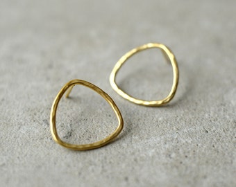 round wire minimalist earrings, golden earrings, holiday gift, Holiday shopping, simple and delicate, hand made, bridal, bridesmaid gift