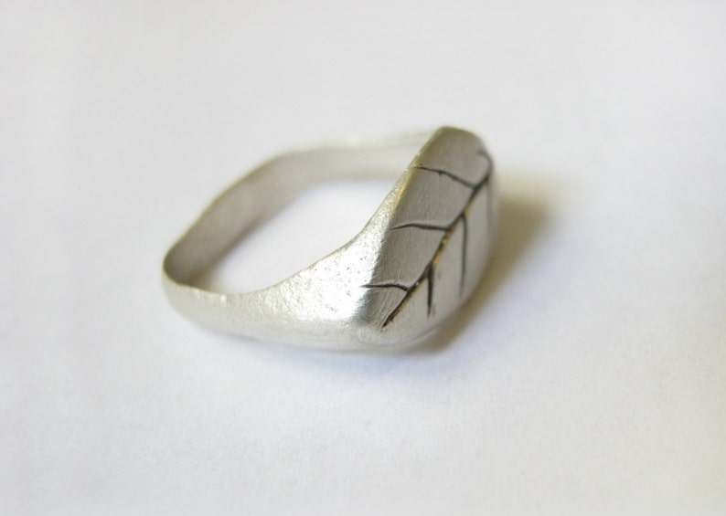 Sterling Silver Signet Ring, Leaf Signet Ring, Leaf Ring, Seal Ring Women, Minimalist Jewelry, Unisex Signet Ring, Nature Jewelry, Statement image 2