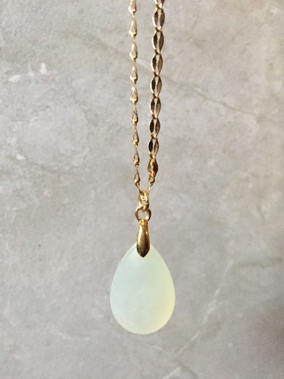 Jade teardrop necklace deals
