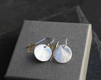 LINN . Minimalist brushed disc earrings . genuine silver . gifts for women